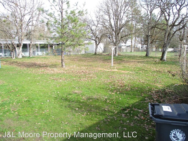 Building Photo - 3 br, 1.5 bath House - 6788 Downing Rd