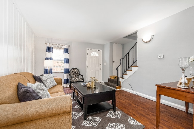 Building Photo - 51 King Ave