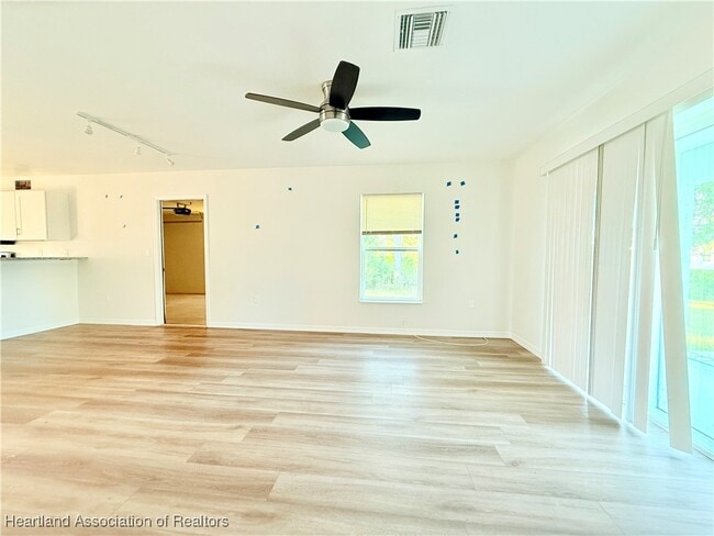 Foto del edificio - 5509 Castania Dr