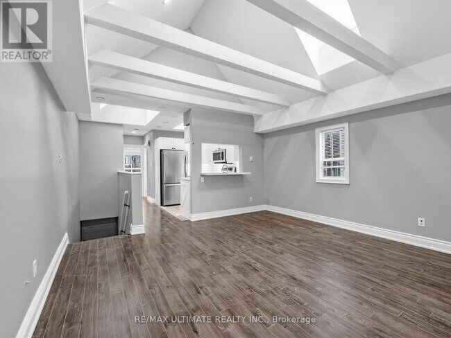 Photo du bâtiment - 213 Langley Ave