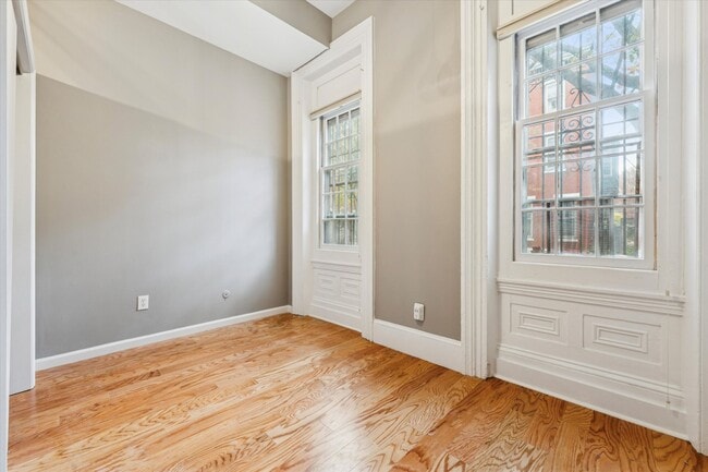 Building Photo - 2034 Mt Vernon St