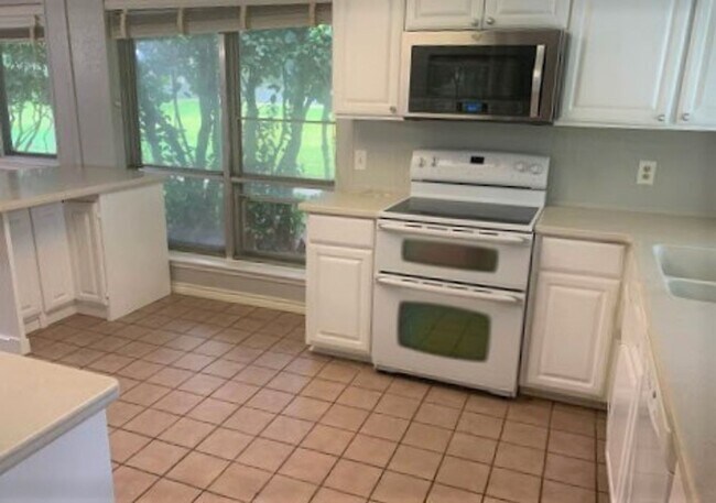 Building Photo - Big Clear Lake Indoor/Outdoor 3bed, 2bath ...