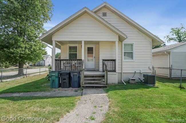 Building Photo - 1102 S Wilson Ave