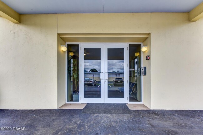 Foto del edificio - 3131 S Ridgewood Ave