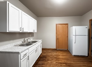 Building Photo - 618 N Ashland Ave