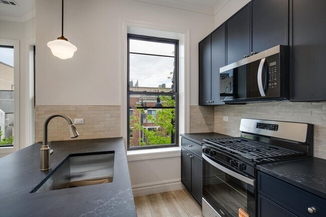 Photo - 1710 W Belmont Ave Apartment