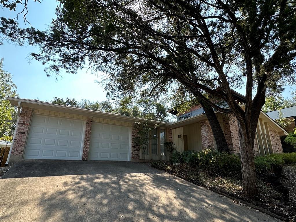 Primary Photo - 2314 Farnswood Cir