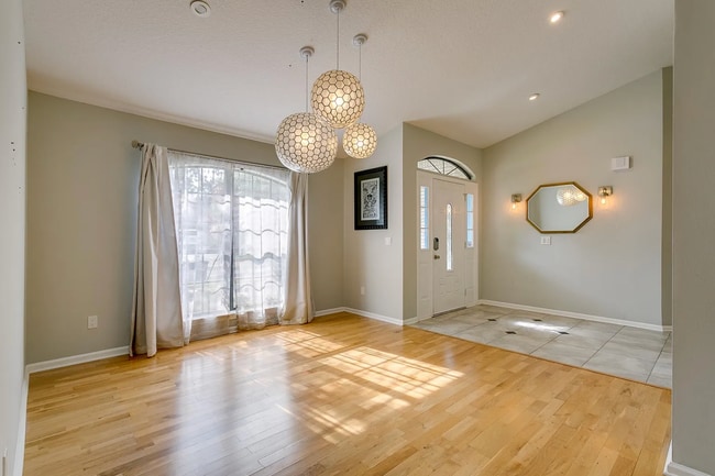 Dining room - 4430 Autumn River Rd E