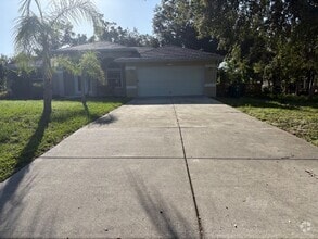 Building Photo - 1330 Beacon Dr