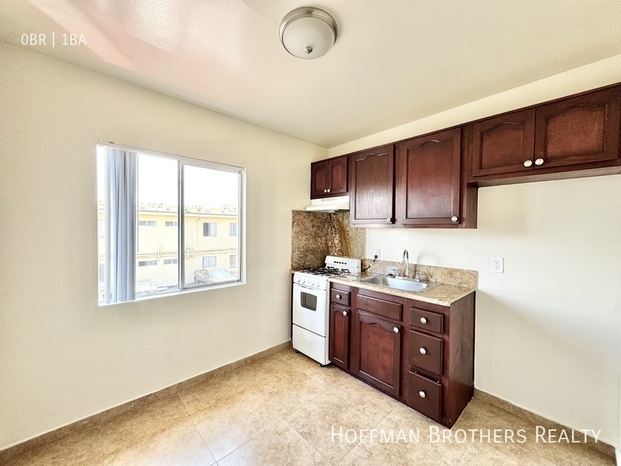 Foto del edificio - 7357 Sepulveda Blvd