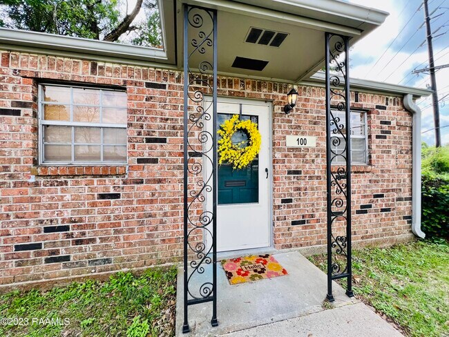 Building Photo - 3121 Johnston St