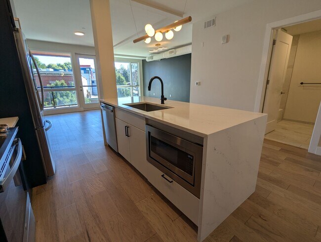 Foto del edificio - 2 Bedroom 2 Bathroom Condo at the Lawrence...