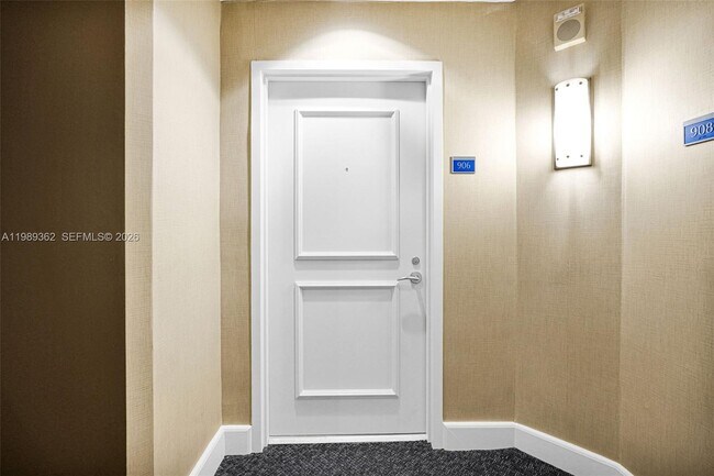 Foto del edificio - 1945 S Ocean Dr