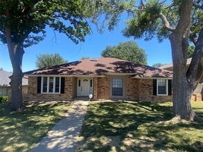 Building Photo - 1804 Green Ridge Dr