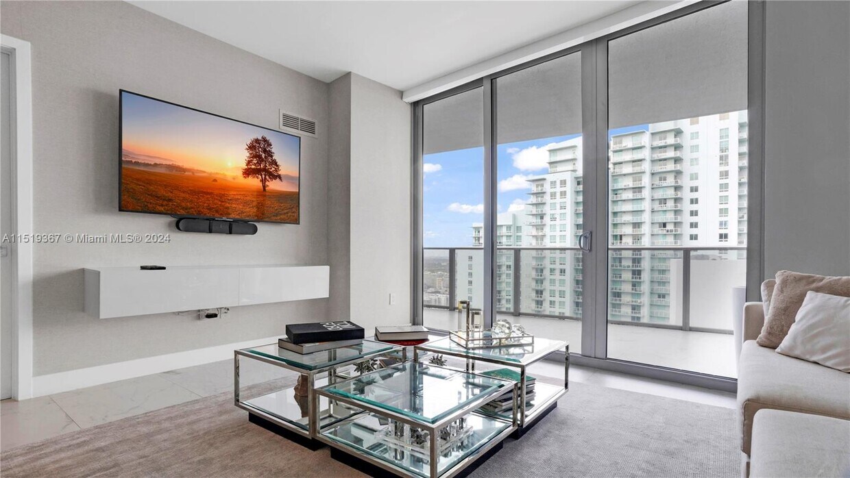 Foto principal - 488 NE 18th St