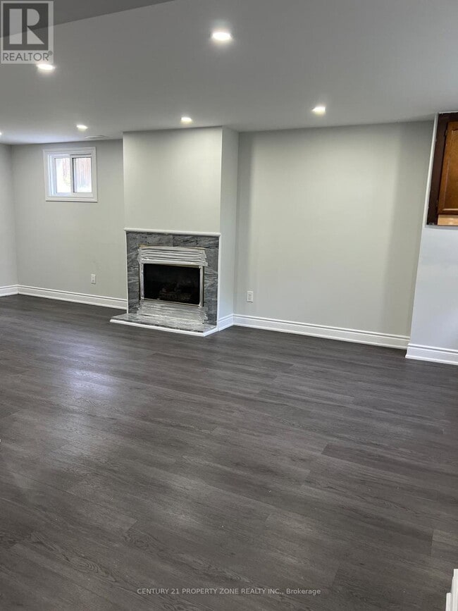 Building Photo - 556 Sherin Dr