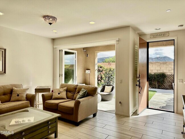 Foto del edificio - 6440 Summit Village Ln