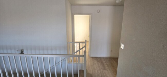 Foto del edificio - 2369 E 35th Ave