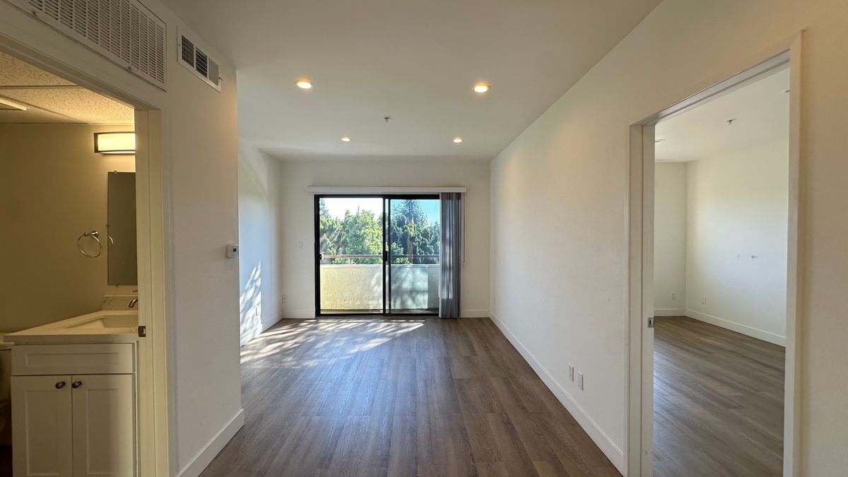 Foto principal - 1380 Veteran Ave