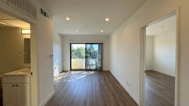 Building Photo - 1380 Veteran Ave