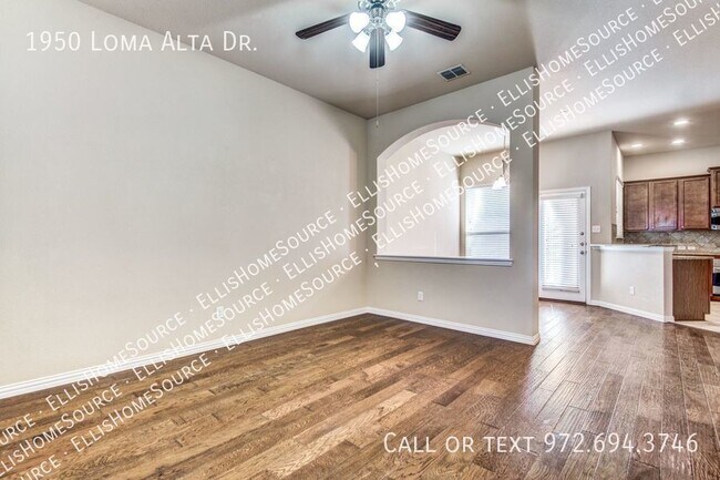 Building Photo - Top Notch Valley Ranch Townhome!