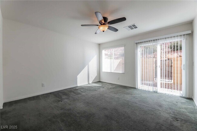 Foto del edificio - 1525 Spiced Wine Ave