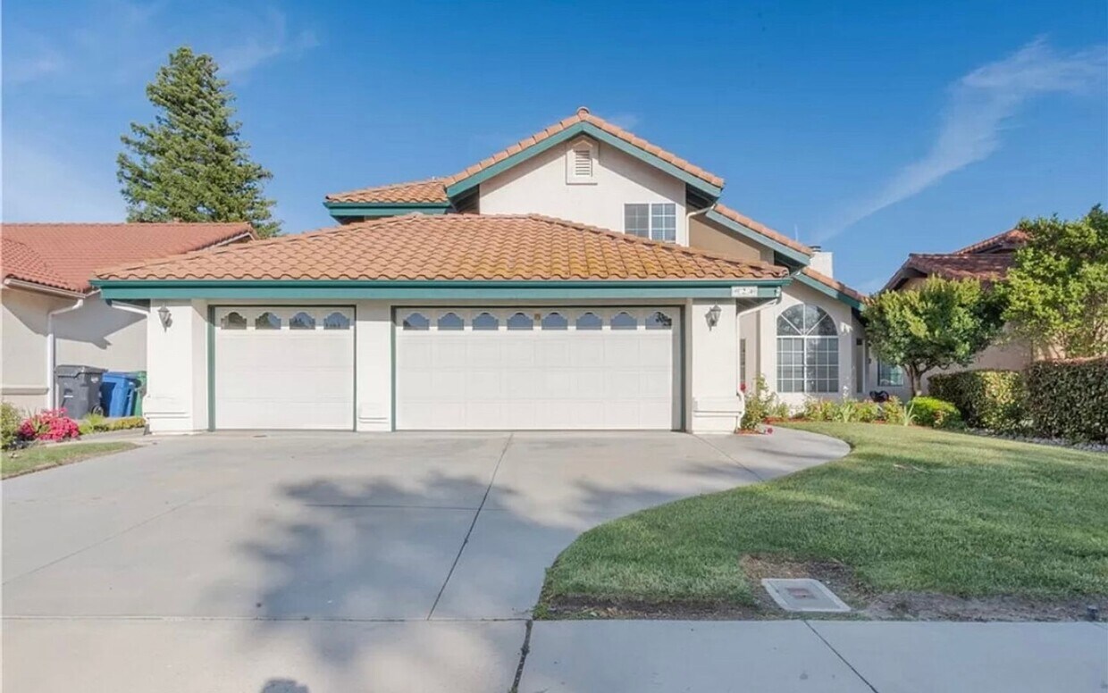 Primary Photo - Available December 1st, 2024!! 3 BED 3 BAT...