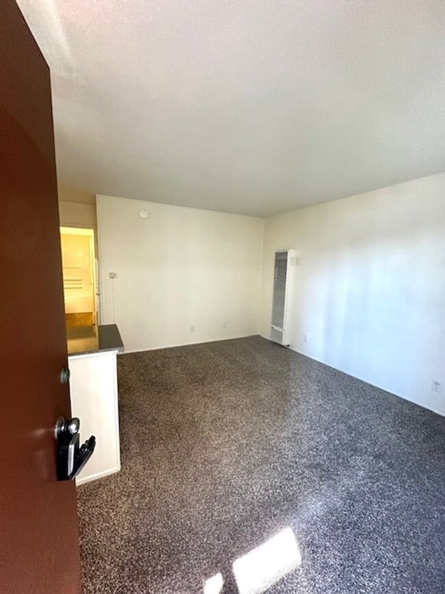 Foto del edificio - One Bedroom Apartment, Downtown Ventura