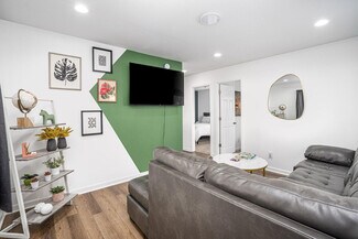 Building Photo - 2549 Columbia Ave