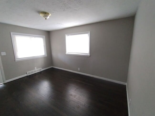 Building Photo - 1944 Harvard St 3BR/1BA (Hamilton)