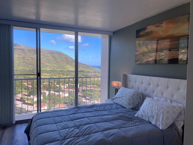 Building Photo - Fully Furnished One Bedroom