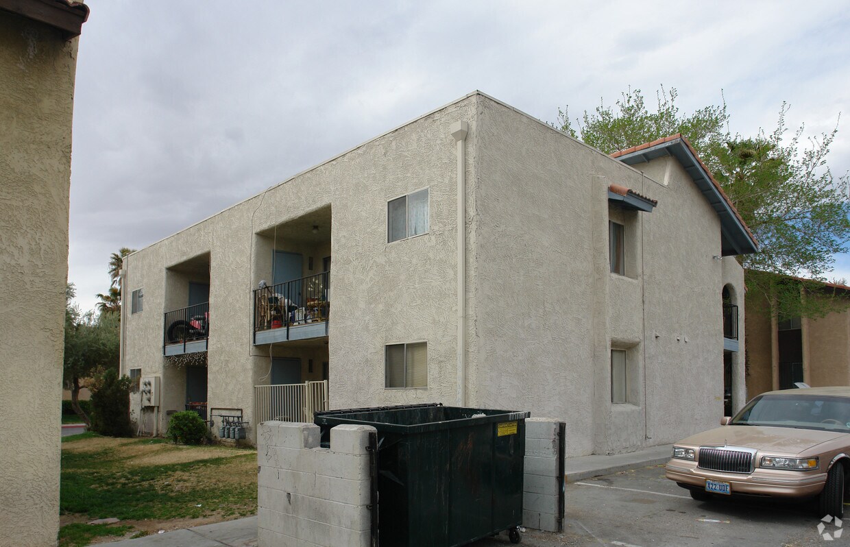 Building Photo - 4718 Elk Springs Ave
