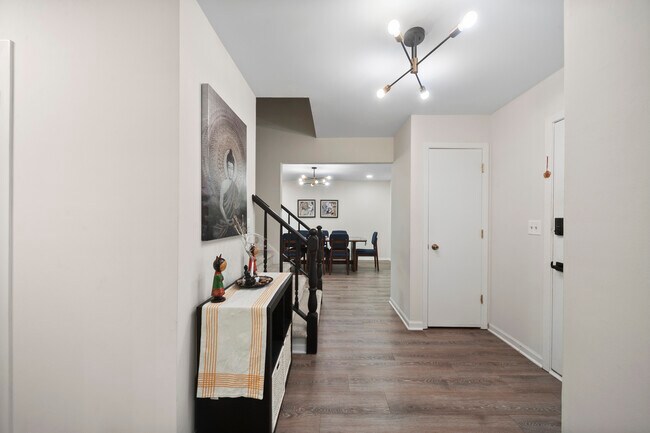 Foto del edificio - 8 Hampton Ct