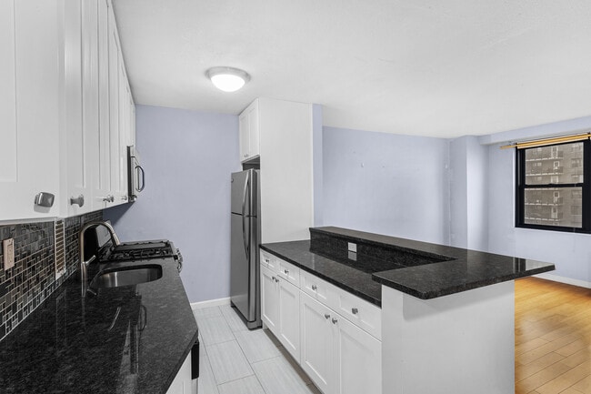 Building Photo - 201 Saint Pauls Ave