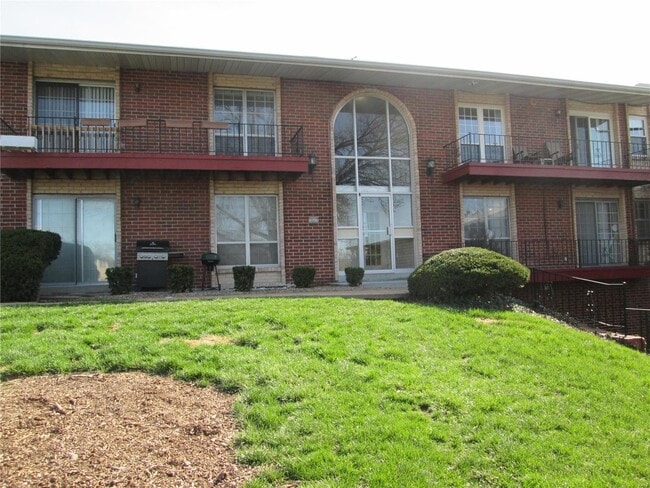 Building Photo - FB-10372E