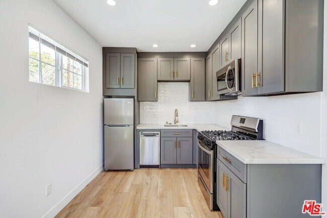Foto del edificio - 6633 1/2 Belmar Ave-