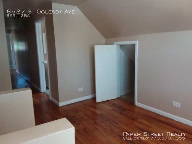 Foto del edificio - 8527 S. Oglesby Ave (South Chicago)