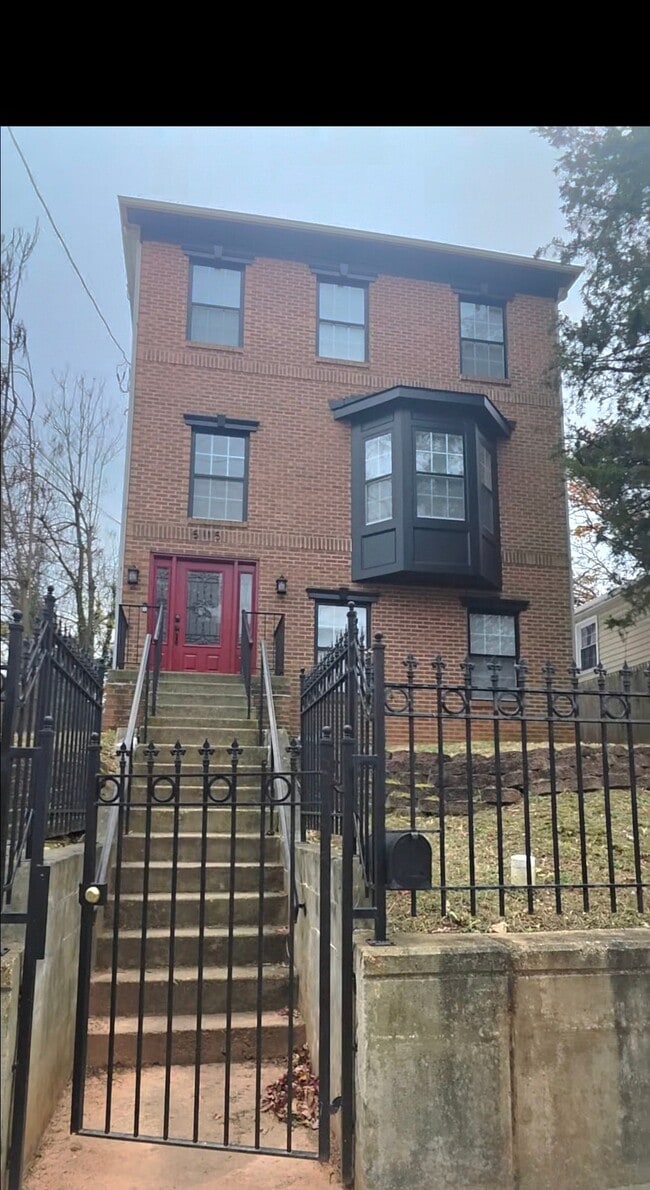 Building Photo - 5115 Bass Pl SE