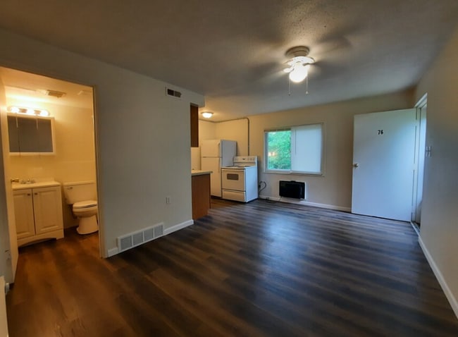 Building Photo - 2384 Williams Creek Rd