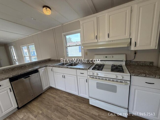 Foto del edificio - 799 Stillwater Ave