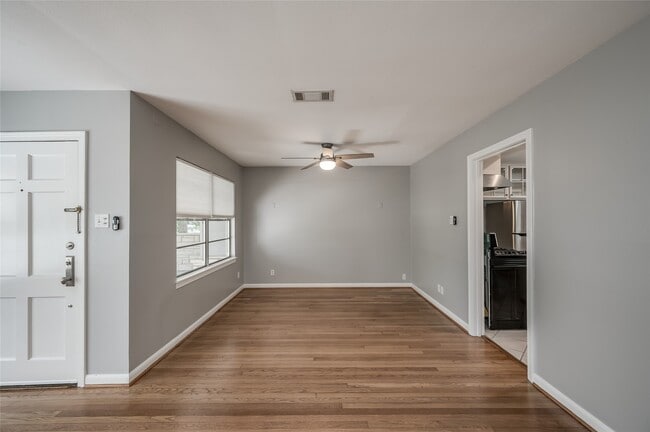 Foto del edificio - 3322 Elmridge St