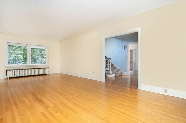 Building Photo - 4802 NE 39th St