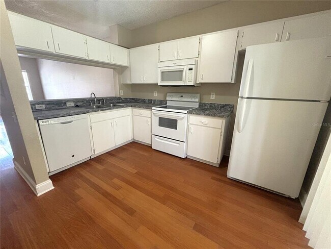 Foto del edificio - 6235 Bayside Key Dr