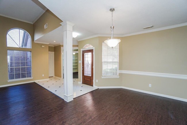 Foto del edificio - 1907 Fantasy Woods Dr