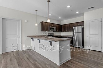 Building Photo - 130 Grove Cir
