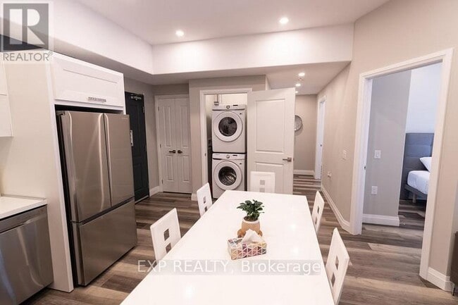 Building Photo - 5971 Dorchester Rd