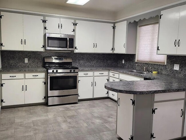 Foto del edificio - 1260 S Klein Ave