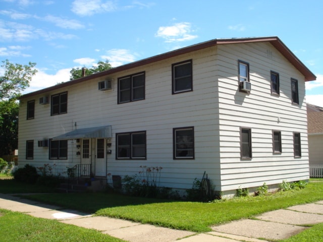 Building Photo - 1129 9th St S