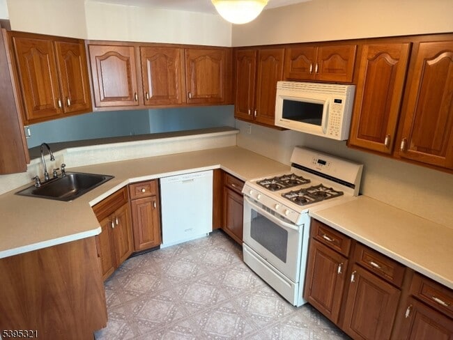 Foto del edificio - 75 Homestead Ln