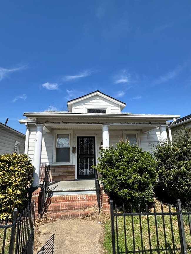 Building Photo - 1402 Melton Ave